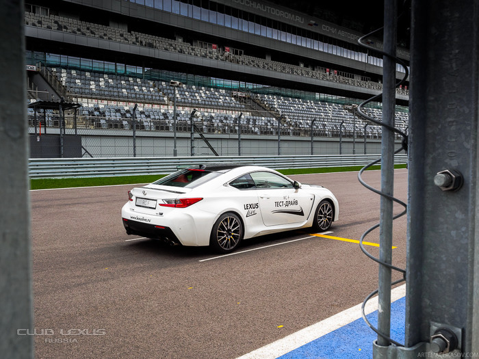 Lexus Live в Сочи: Тест-драйв на трассе F1 и не только Lexus Live в Сочи: Тест-драйв на трассе F1 и не только