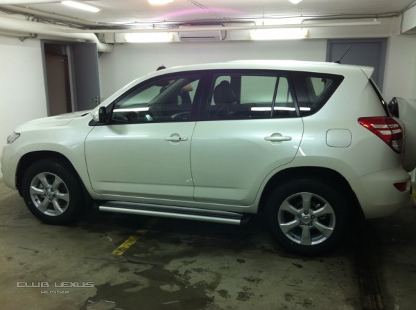 Дед мороз прикатил новый RAV4 супруге :) Дед мороз прикатил новый RAV4 супруге :)