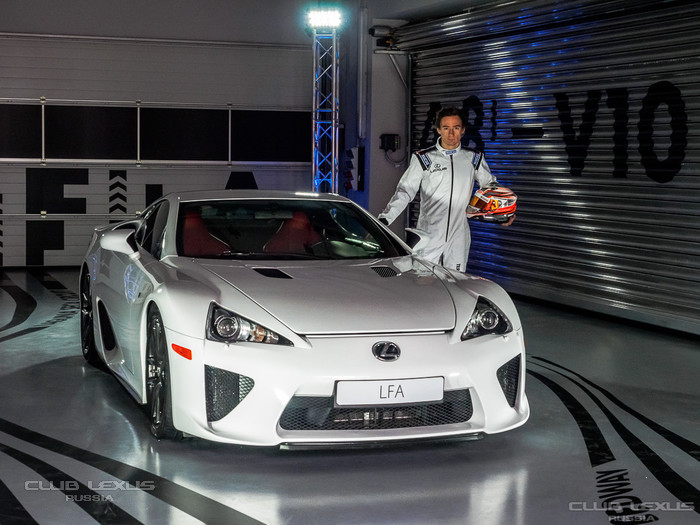 Lexus Live в Сочи: Тест-драйв на трассе F1 и не только Lexus Live в Сочи: Тест-драйв на трассе F1 и не только