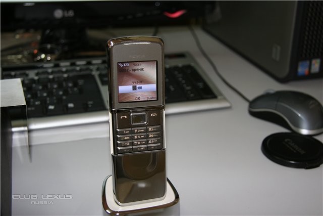Продам Nokia 8800 Sirocco Silver Продам Nokia 8800 Sirocco Silver
