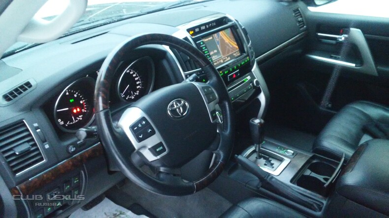 Toyota Land Cruiser 200 2012   85000 2 349000