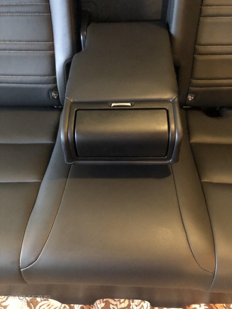 Продам комплект сидений Lexus nx ( черная кожа) 7 тыс км