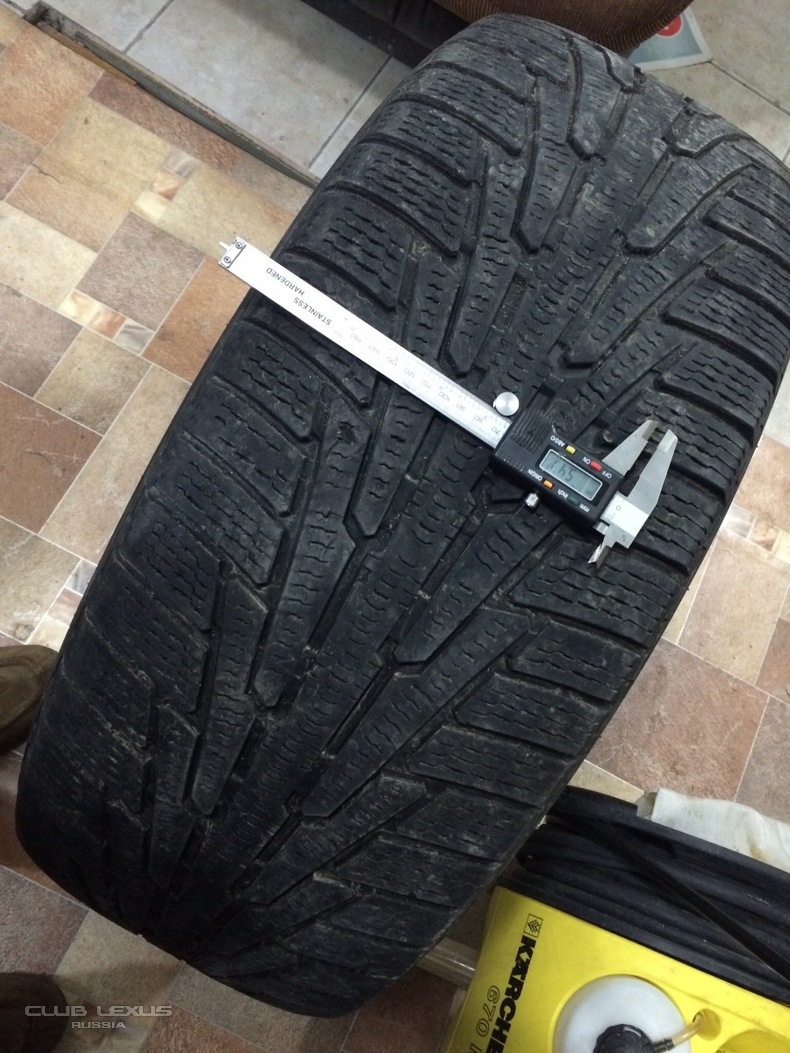 .    Nokian 285/60R18 LX570 .