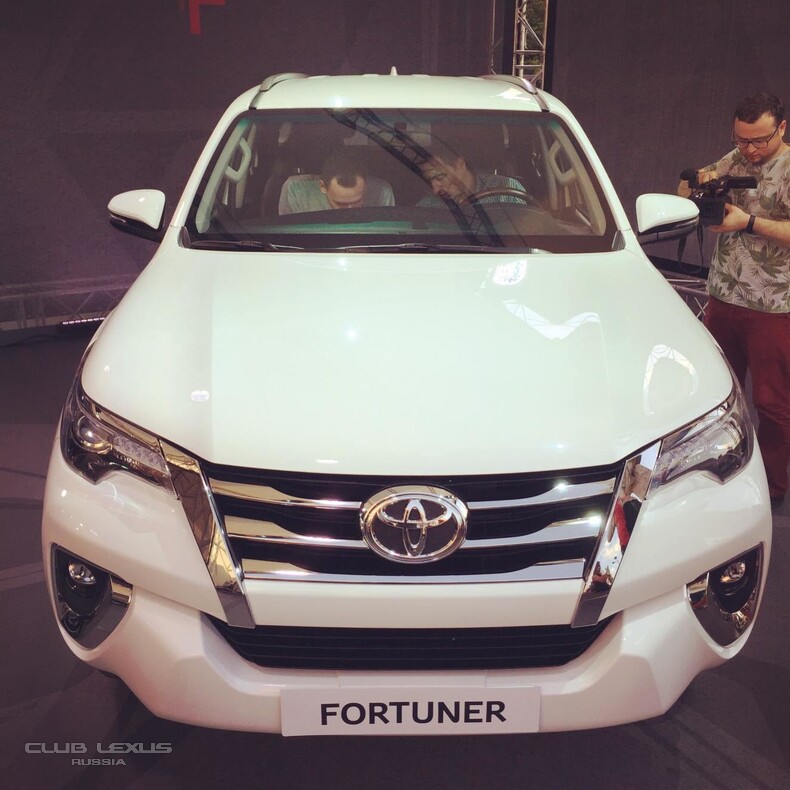 Toyota Fortuner   