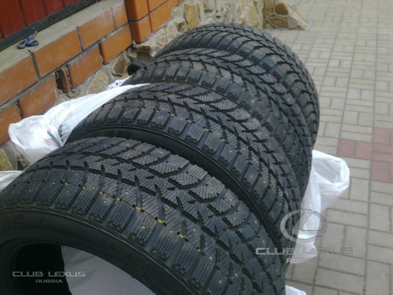   235/45 R17 -