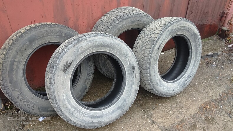  Nokian Hakkapeliitta 265/65 R17 ..