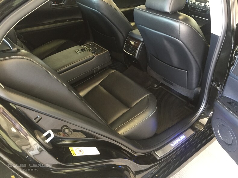  Lexus ES 300h 2014  .