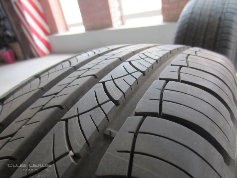   MICHELIN Latitude Tour HP.235.