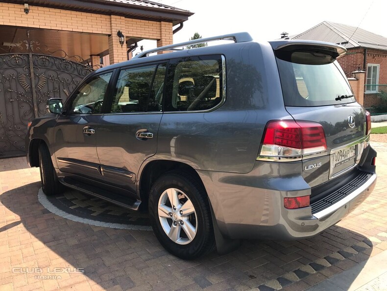  Lexus LX  570-14 