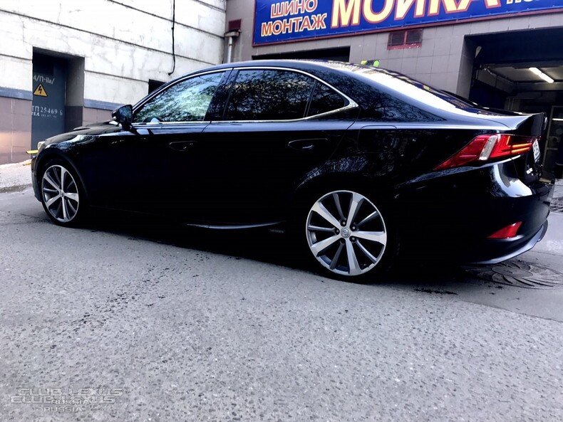  Lexus IS300h 2014. 