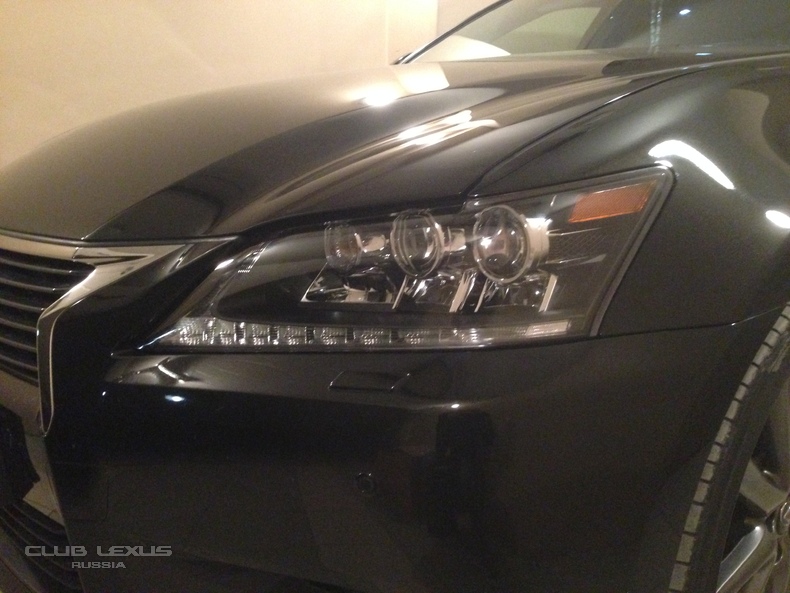 30 000 .  Lexus- , GSIV-450h 2012.