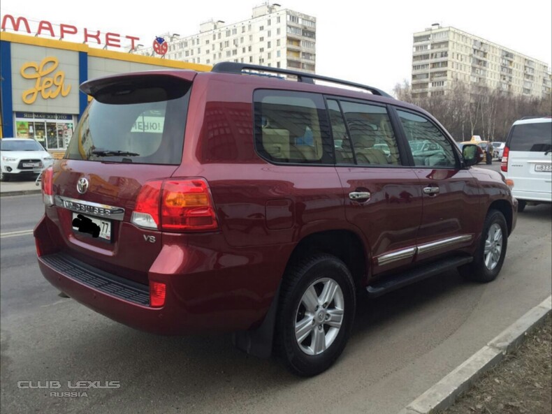 Toyota Land Cruiser 200 2012   47270  2390000