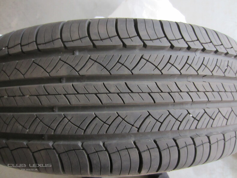     MICHELIN Latitude Tour HP.235.