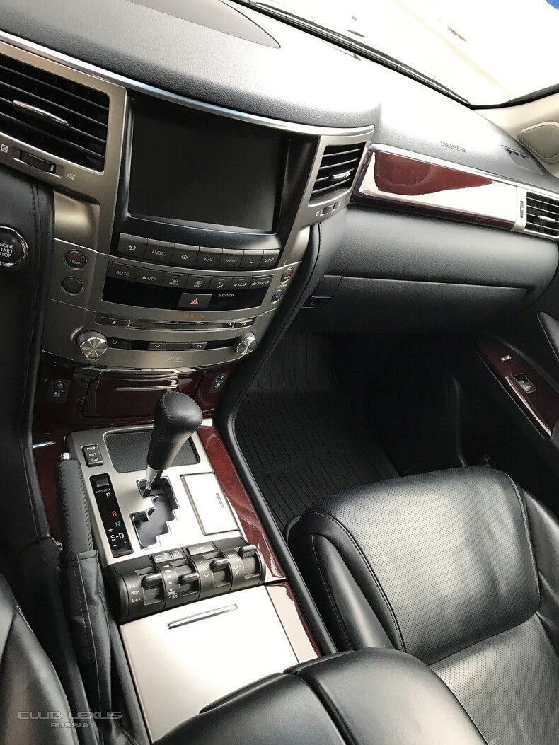 Lexus LX 570 2012 56000 