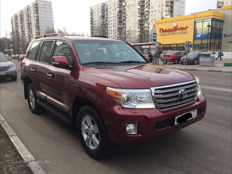 Toyota Land Cruiser 200 2012   47270  2390000