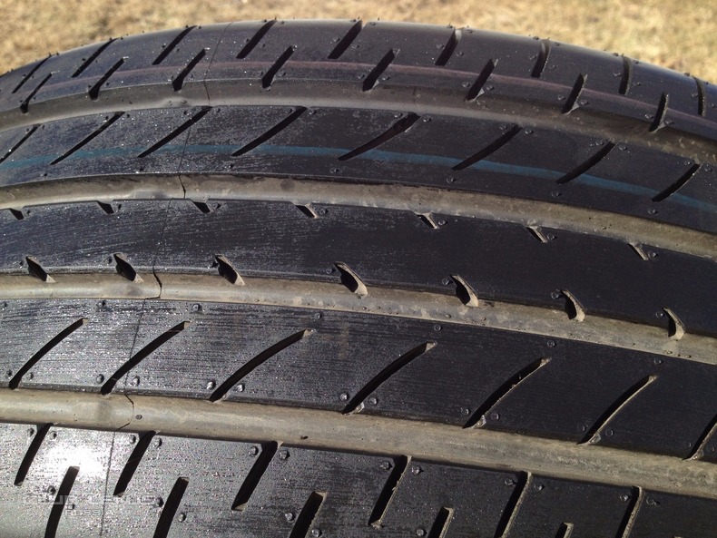     225/60R18 (  NX ).