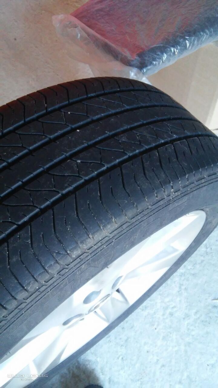 . DUNLOP 235/55/19 4    R19  LEXUS RX350