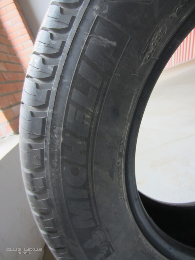     MICHELIN Latitude Tour HP.235.