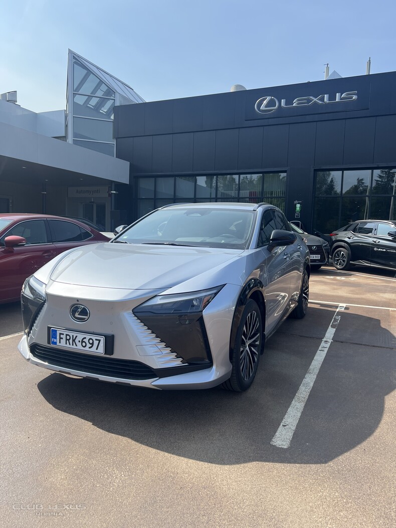 Lexus RZ