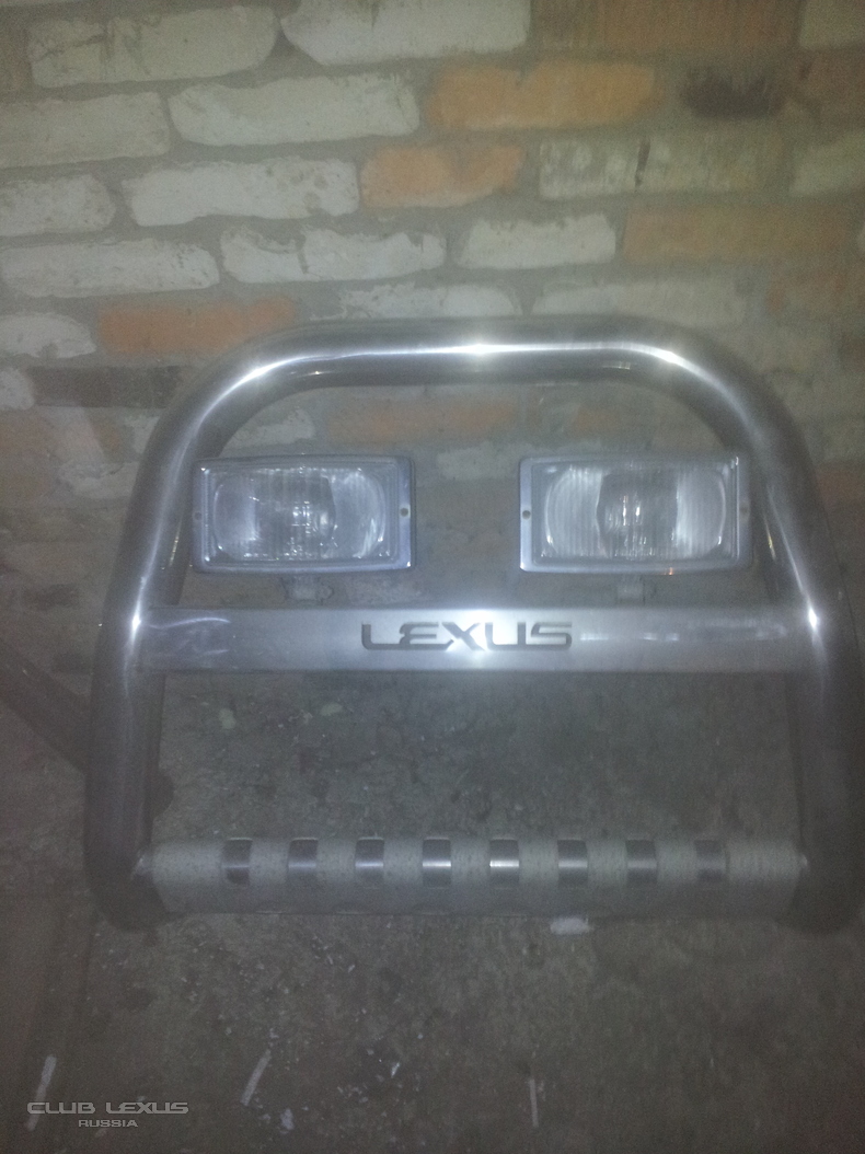   Lexus  LX 470 c .