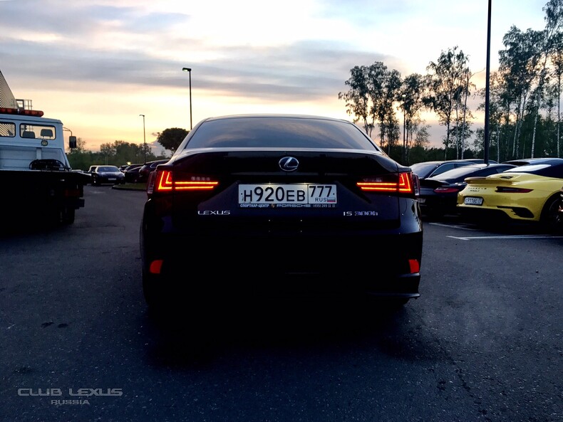  Lexus IS300h 2014. 