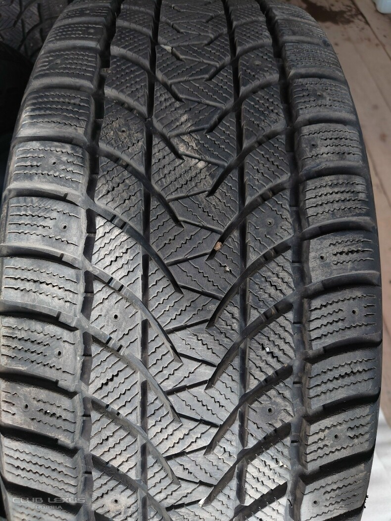      Lexus LX570 275 50 21