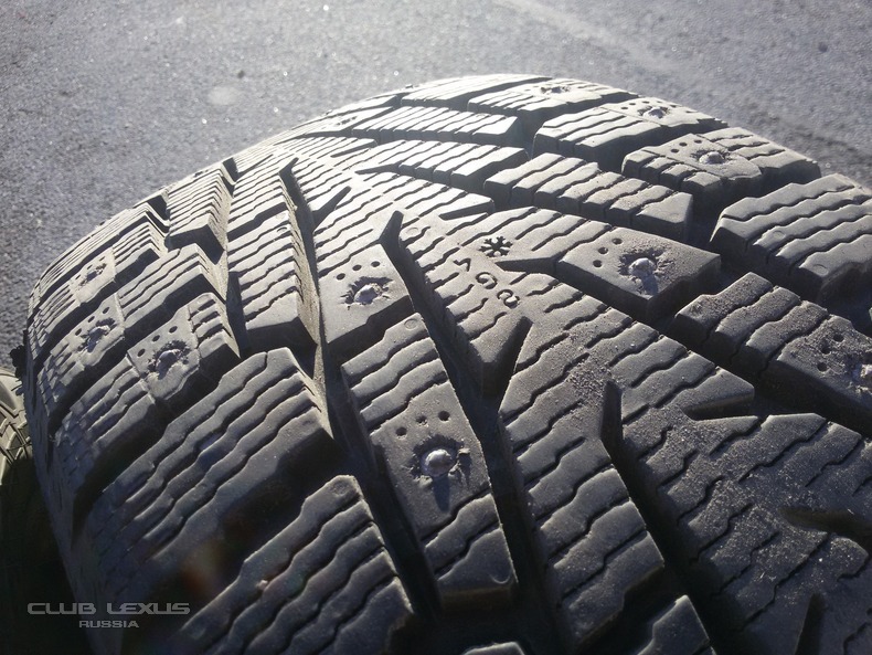 --    Nokian Hakkapeliitta 7 235 55 R19