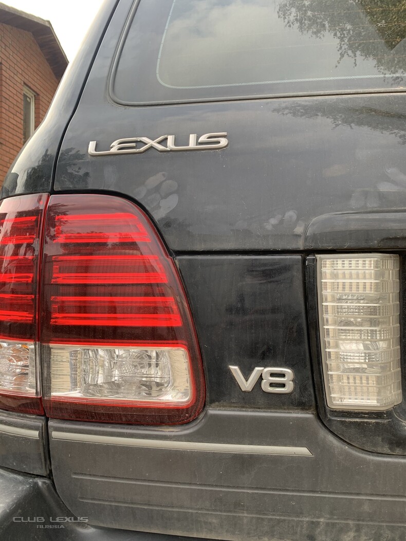    Lexus LX470 