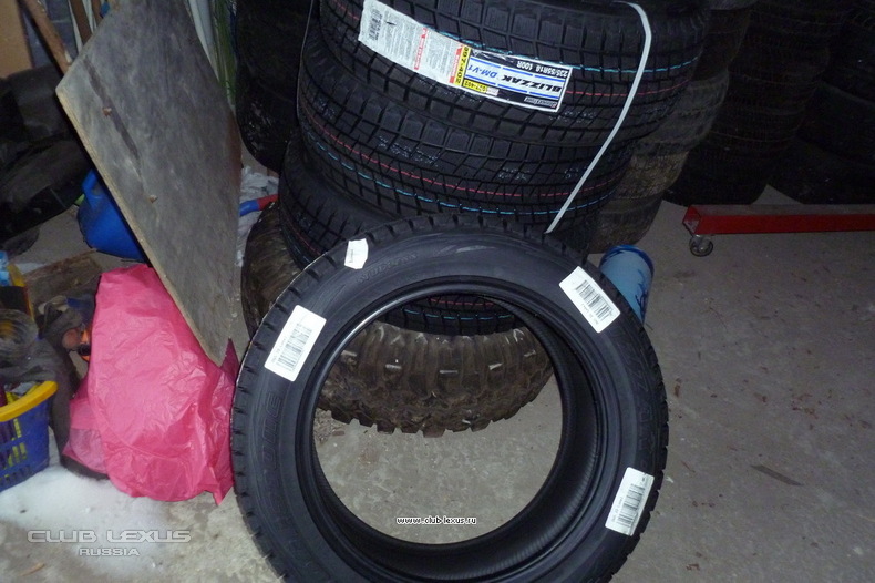   bridgestone blizzak dm-v1 235 55 R18 