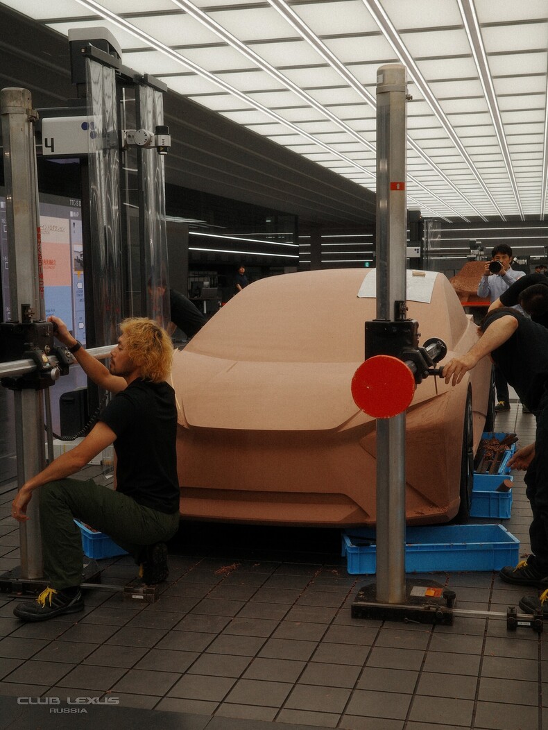 ���� Lexus ������ ����.  ������� LF-ZC - ����������.