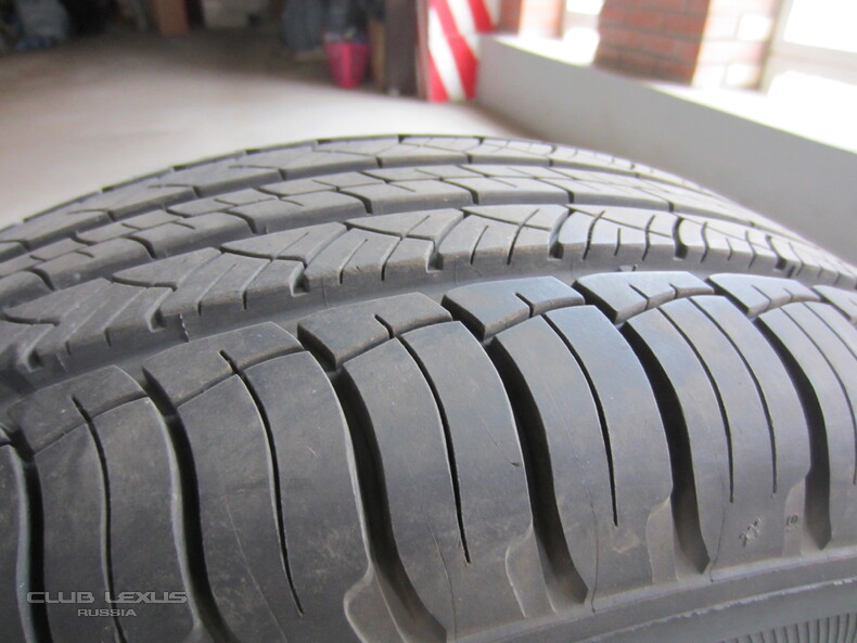     MICHELIN Latitude Tour HP.235.