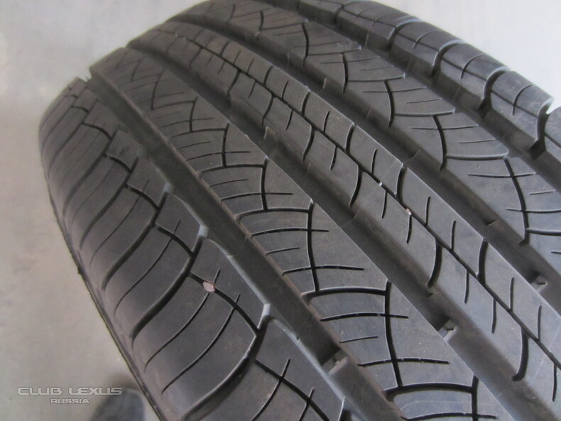     MICHELIN Latitude Tour HP.235.