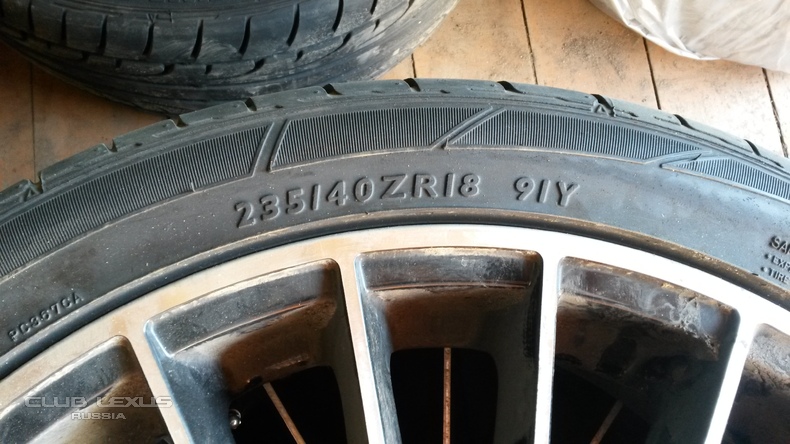   Dunlop 235/40 R18   OZ 35 Anniversary