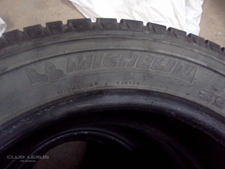   MICHELIN 235 55 R18