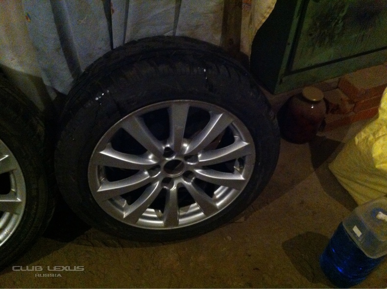    Lexus IS, 225/50/R17,  . 4 