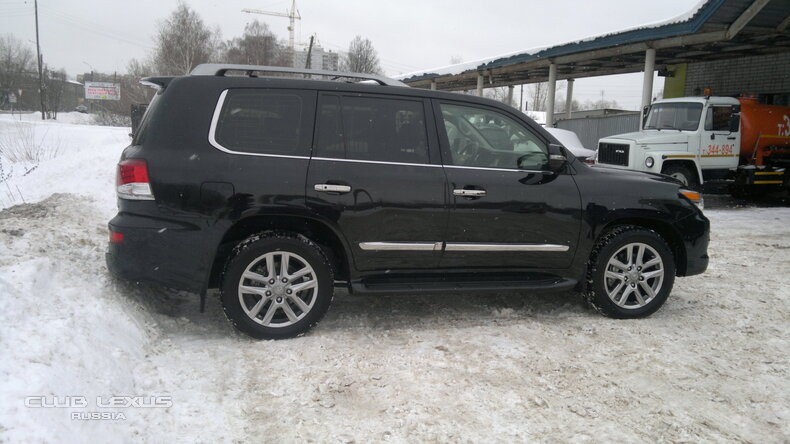  Lexus LX 570 2013   10000 