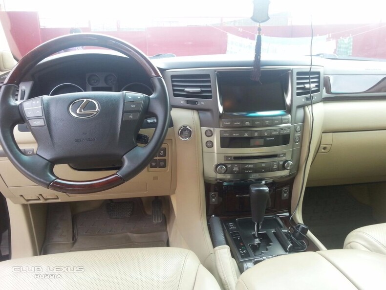  Lexus LX570