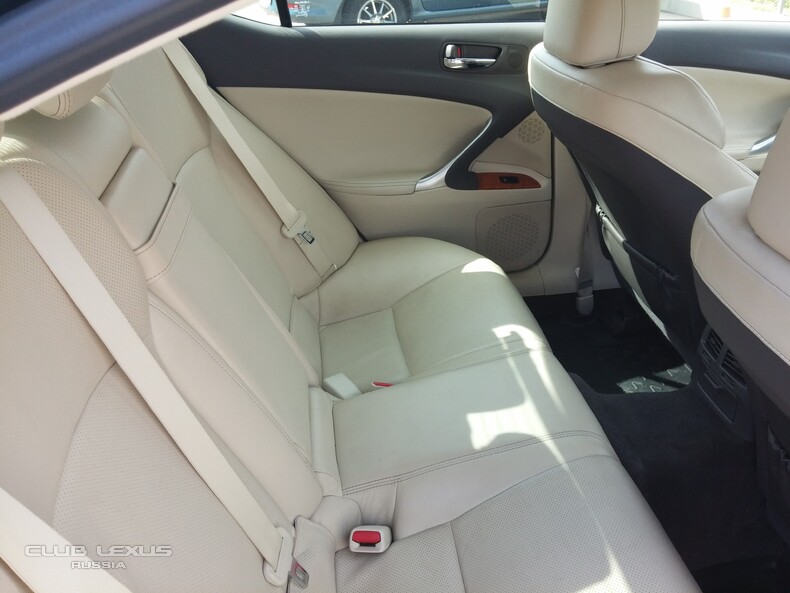  Lexus is250 Luxury (2009 )