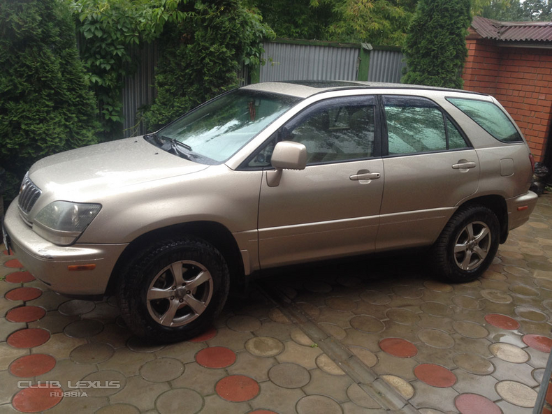 Lexus RX300 (1)