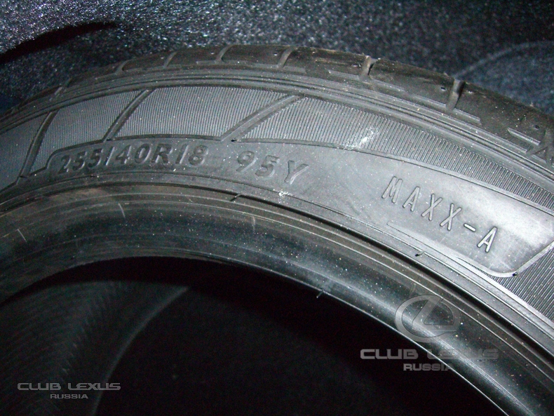    255/40 R18 DUNLOP SPORT MAXX  IS-250