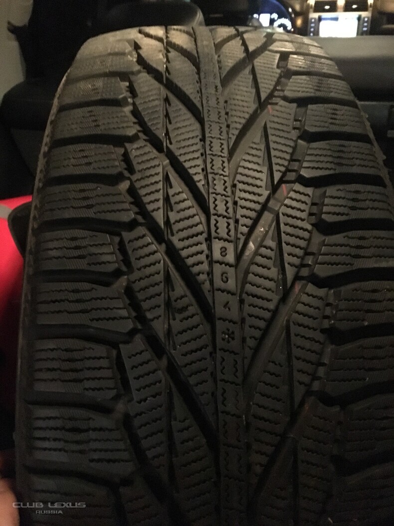   235/55R19 Nokian Hakkapeliitta R2 SUV