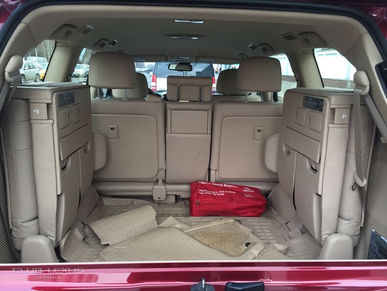 Toyota Land Cruiser 200 2012   47270  2390000