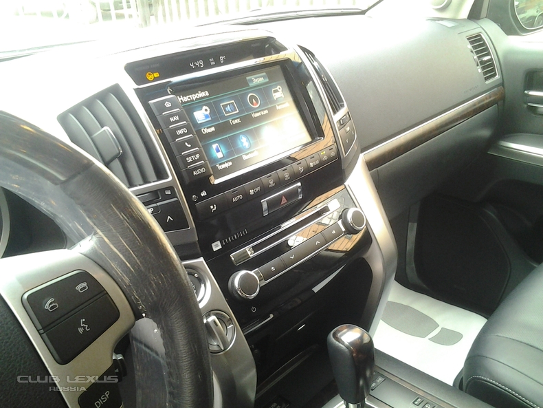 Toyota Land Cruiser 200  2014  3800  3455000 