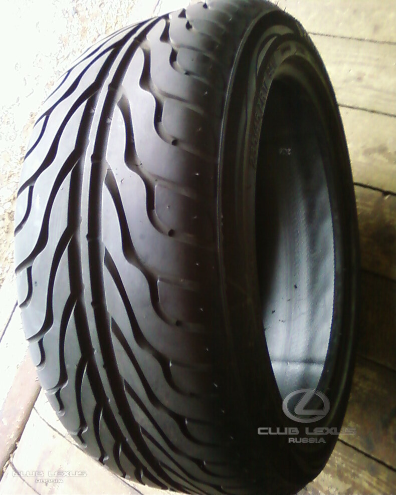   VREDESTEIN 235/45 R17