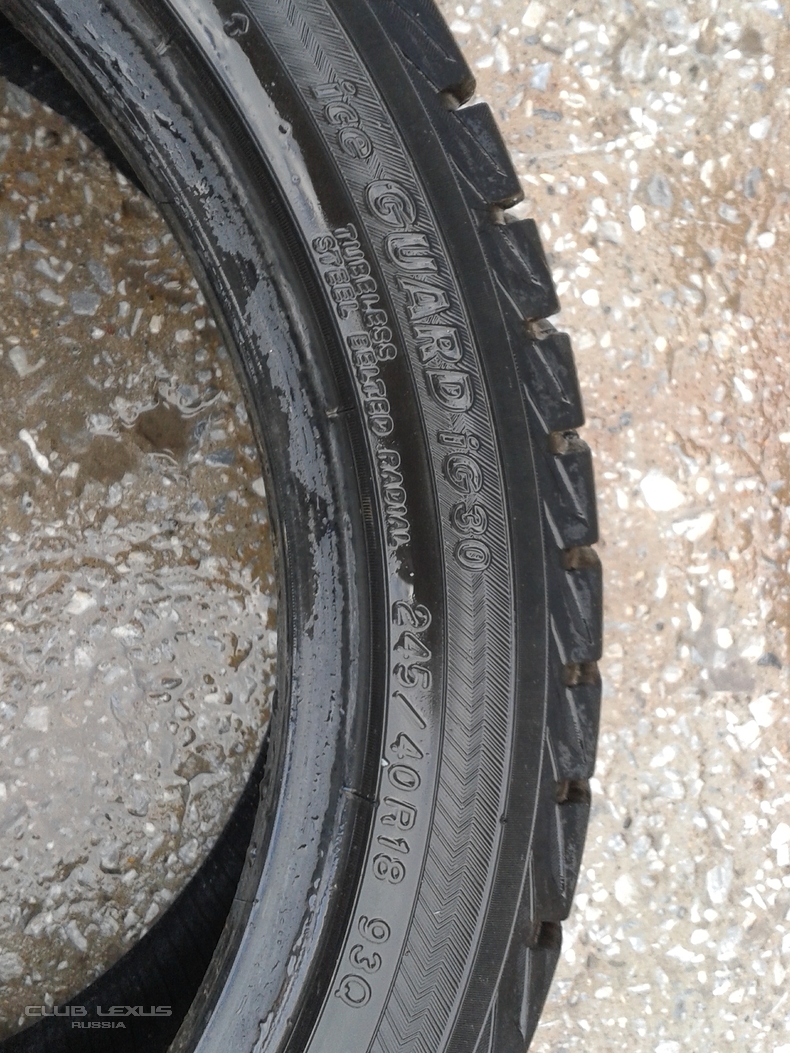   Yokohama Ice Guard IG30 245/40R18