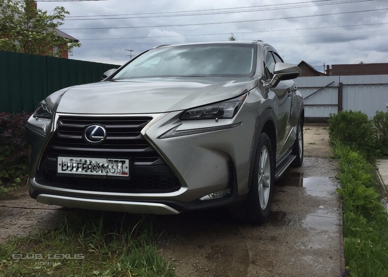  Lexus NX :  