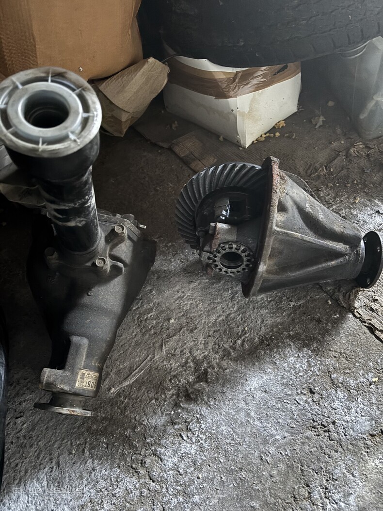 Lexus 470LX 2001 -     ?