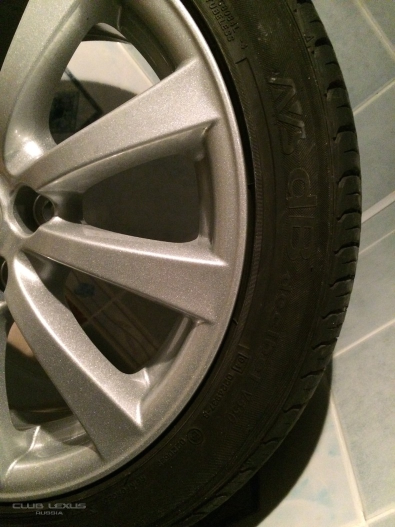   225 245/45 r17 Yokohama AVS Decibel V550