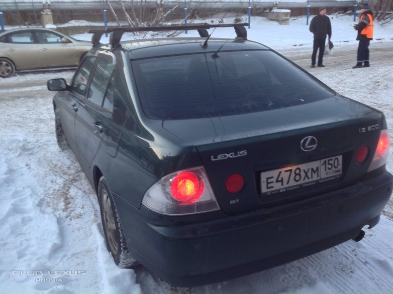  Lexus IS200 1999 ..