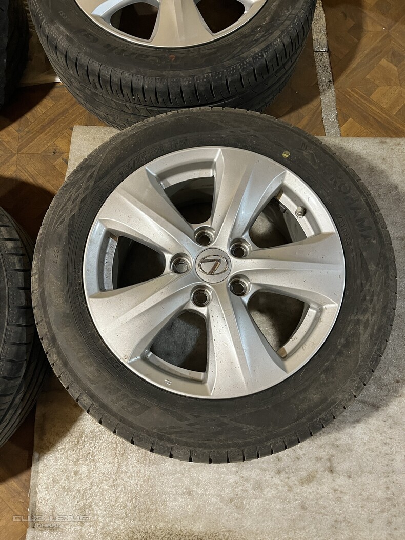 ������ � ����� Toyota Lexus 215 55 R16